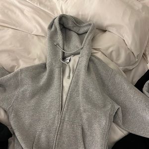 Aritiza grey zip up!